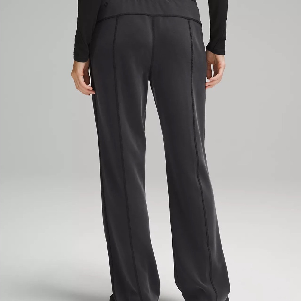 NWOT Lululemon softstreme pants